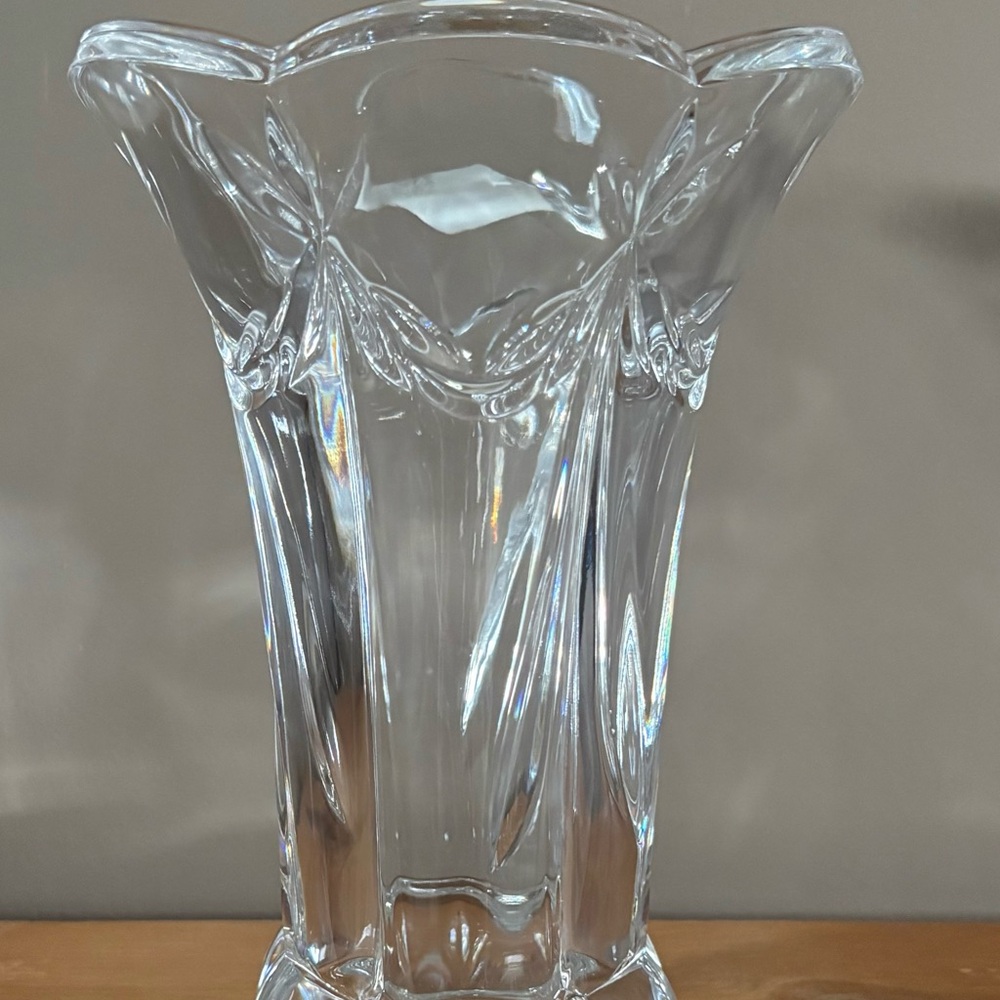 Fostoria Handmade, Handcut, 24% Lead Crystal Vase, Laurice, 7 3/4” Tall.